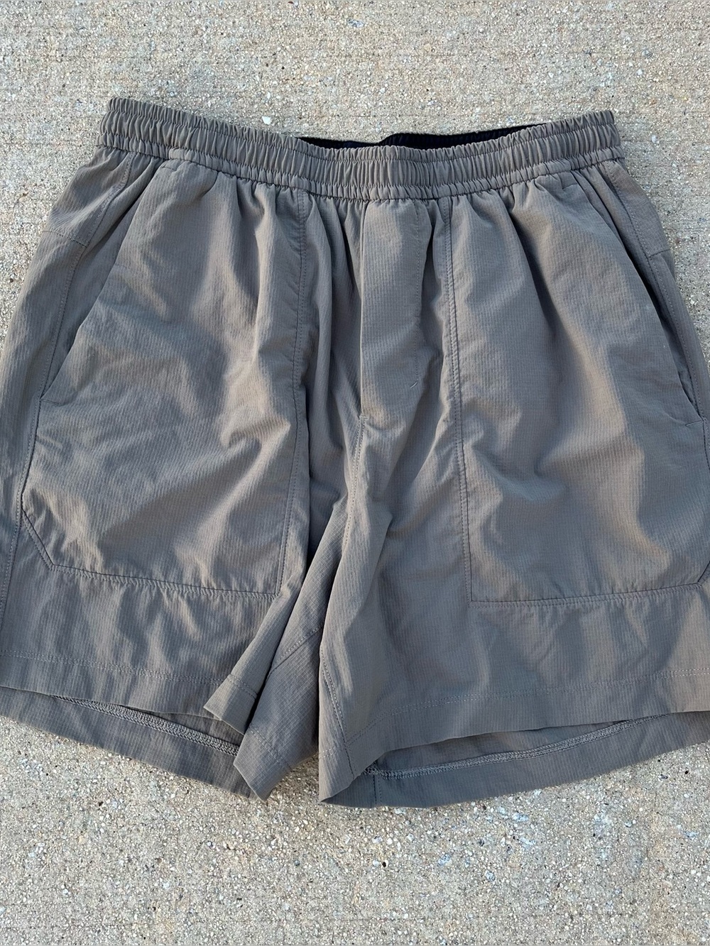Lululemon men’s shorts men’s medium 5”